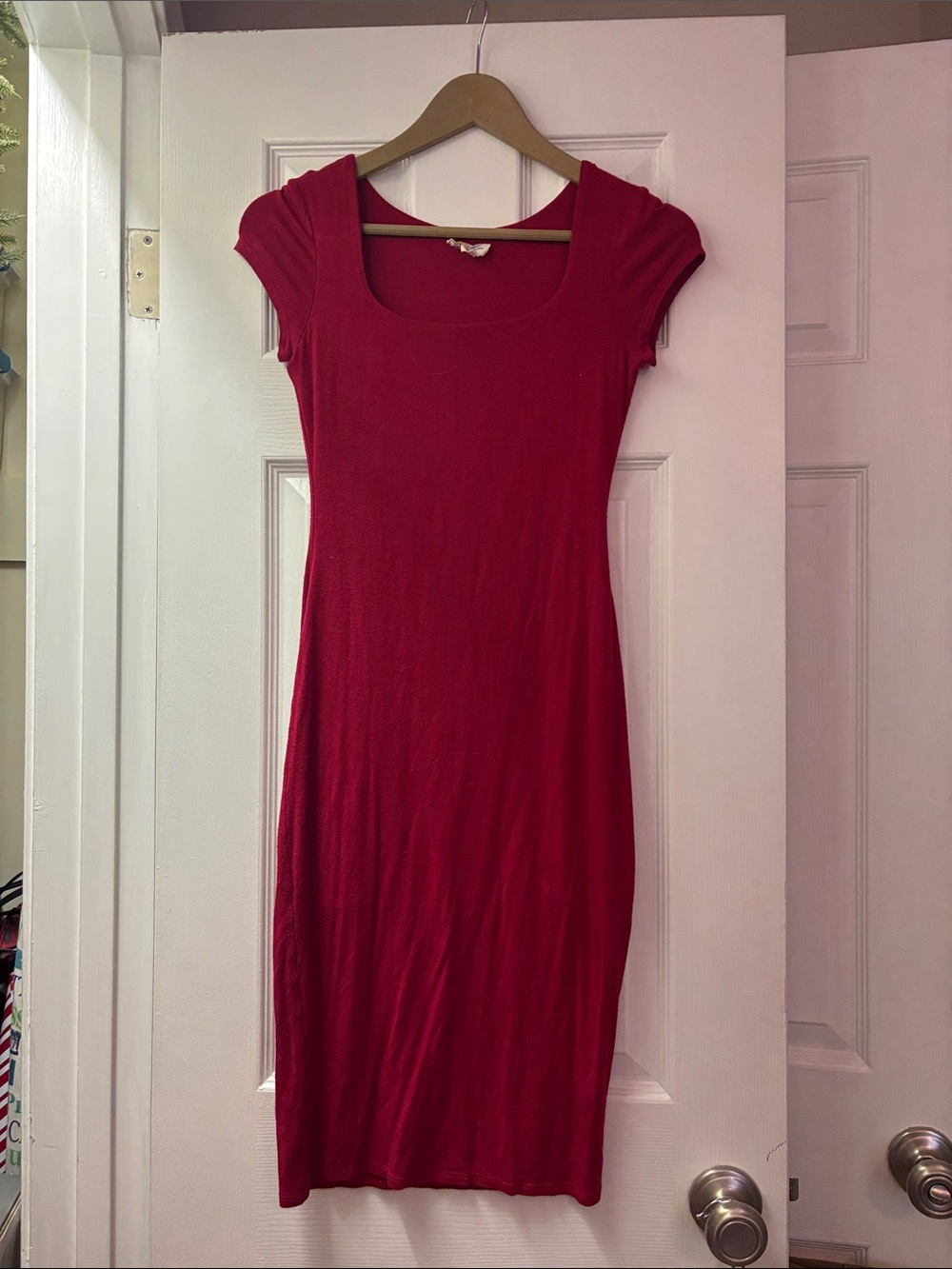 See You Monday Fitted Scoop Neck Midi Dress - Red